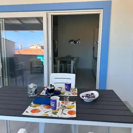 Azzurro Meraviglioso Attico A Pochi Passi Dal Mare Апартаменты