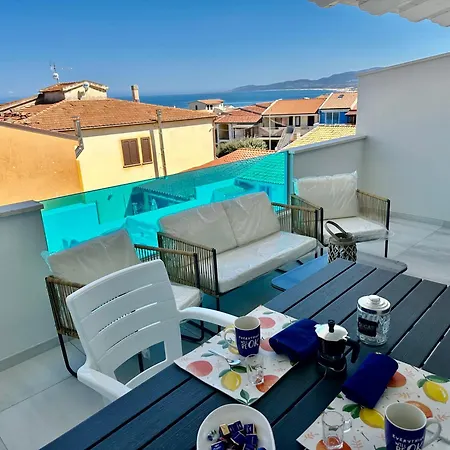 Azzurro Meraviglioso Attico A Pochi Passi Dal Mare Apartamento