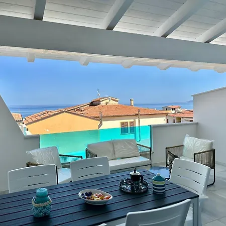 Azzurro Meraviglioso Attico A Pochi Passi Dal Mare Apartamento